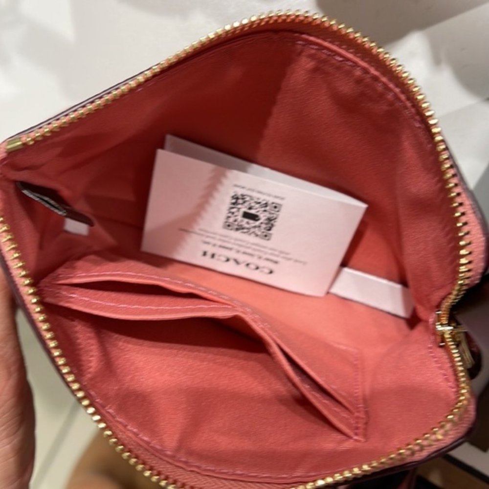 Coach Corner Zip Wristlet Gold / Taffy Leather - Picture 5 of 8